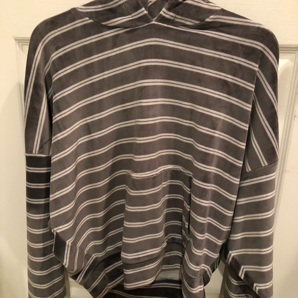 Gray and white sweatshirt